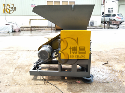 影響塑料破碎機(jī)設(shè)備的價(jià)格因素有哪些？