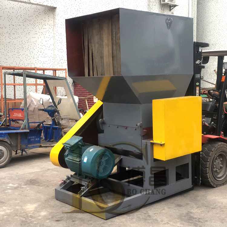 廢舊塑料破碎機(jī)行業(yè)所存在的一些問(wèn)題