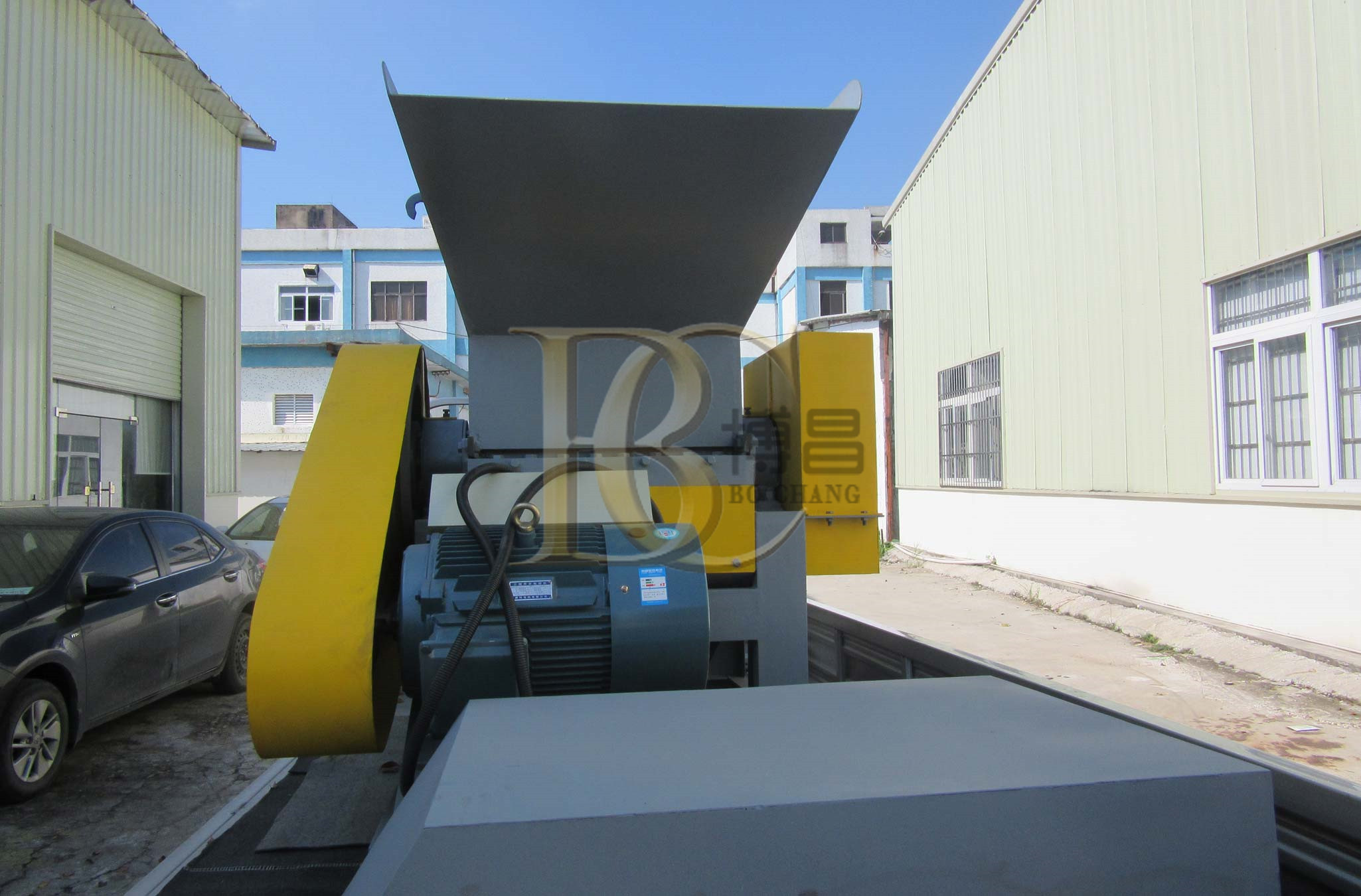 注塑加工廠用什么破碎機設備好，投資成本多少